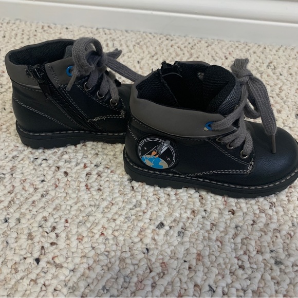 ✨2/$30✨ Toddler Freemouss boots - Picture 6 of 8